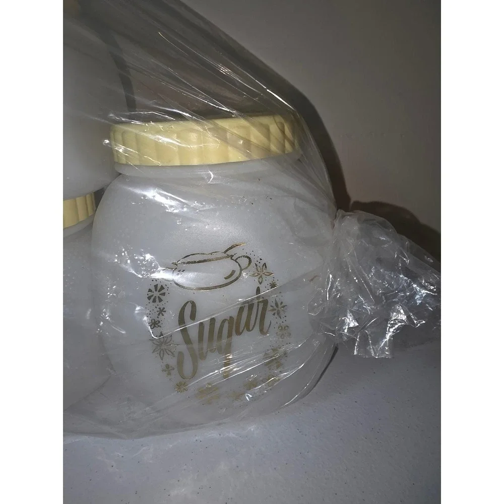 Vtg Bee Plastics Kitchen Canister Set 4pc Flour Sugar Coffee Tea Yellow MCM NEW‎